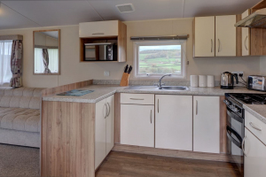 Van11-Kitchenette