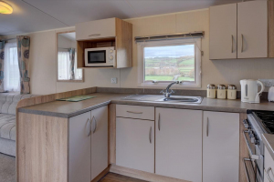 Van4-Kitchenette